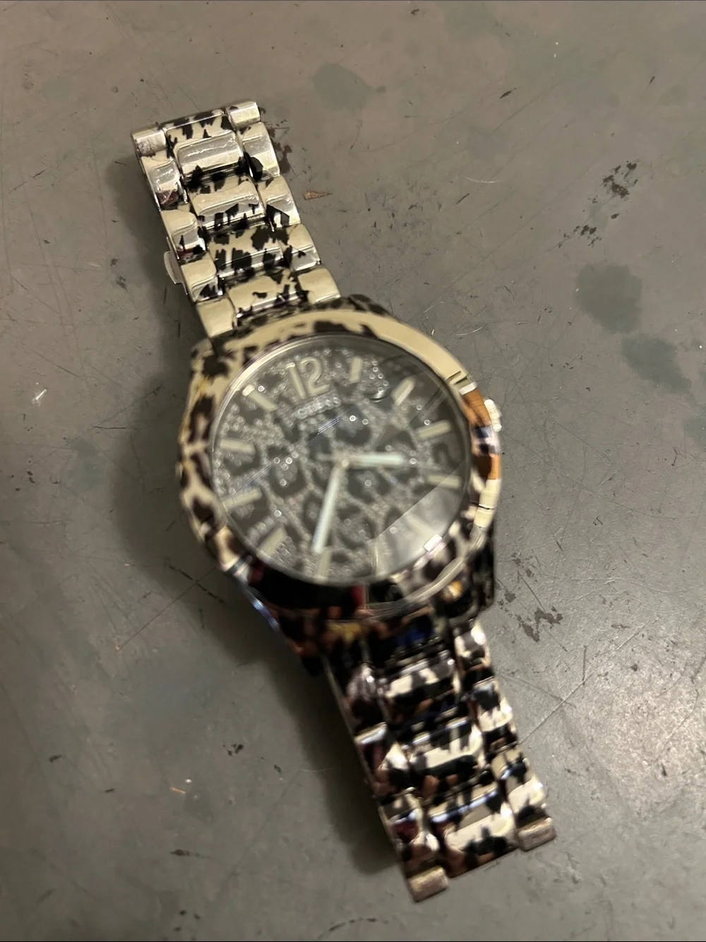 Guess Women's Silver Glitter Dial Bracelet Watch